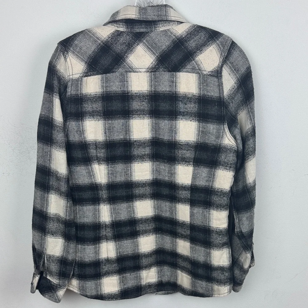 Flannel - Picture 2 of 9